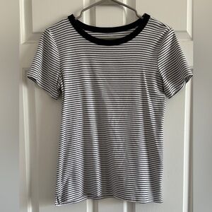 Old Navy Black and White Striped Short Sleeve Tee